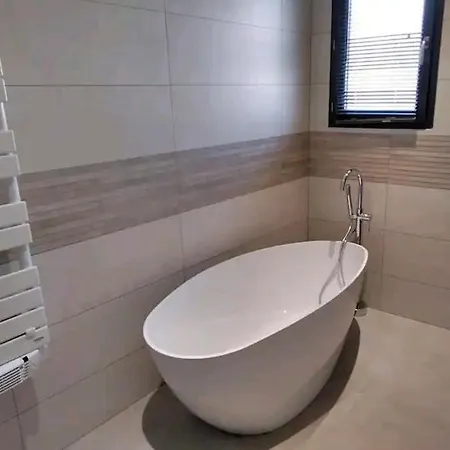Maison Climatisee Avec Piscine Chauffee Nyaraló