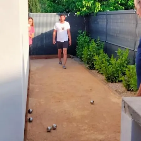 Maison Climatisee Avec Piscine Chauffee Nyaraló Cazilhac