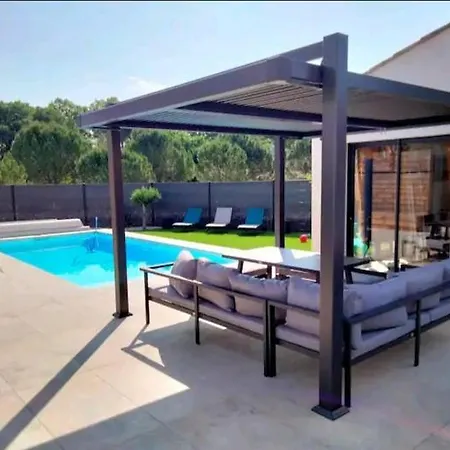 Maison Climatisee Avec Piscine Chauffee *